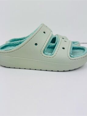 Crocs Classic Cozy terry cloth lined Sandals. Men’s size 4, women’s size 6